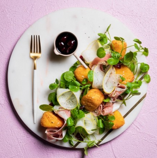 Leader Camembert Bites Salad