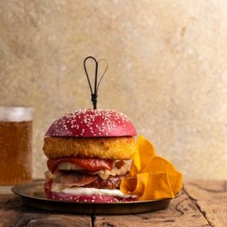 Leader Mac and Cheese Toppa Burger